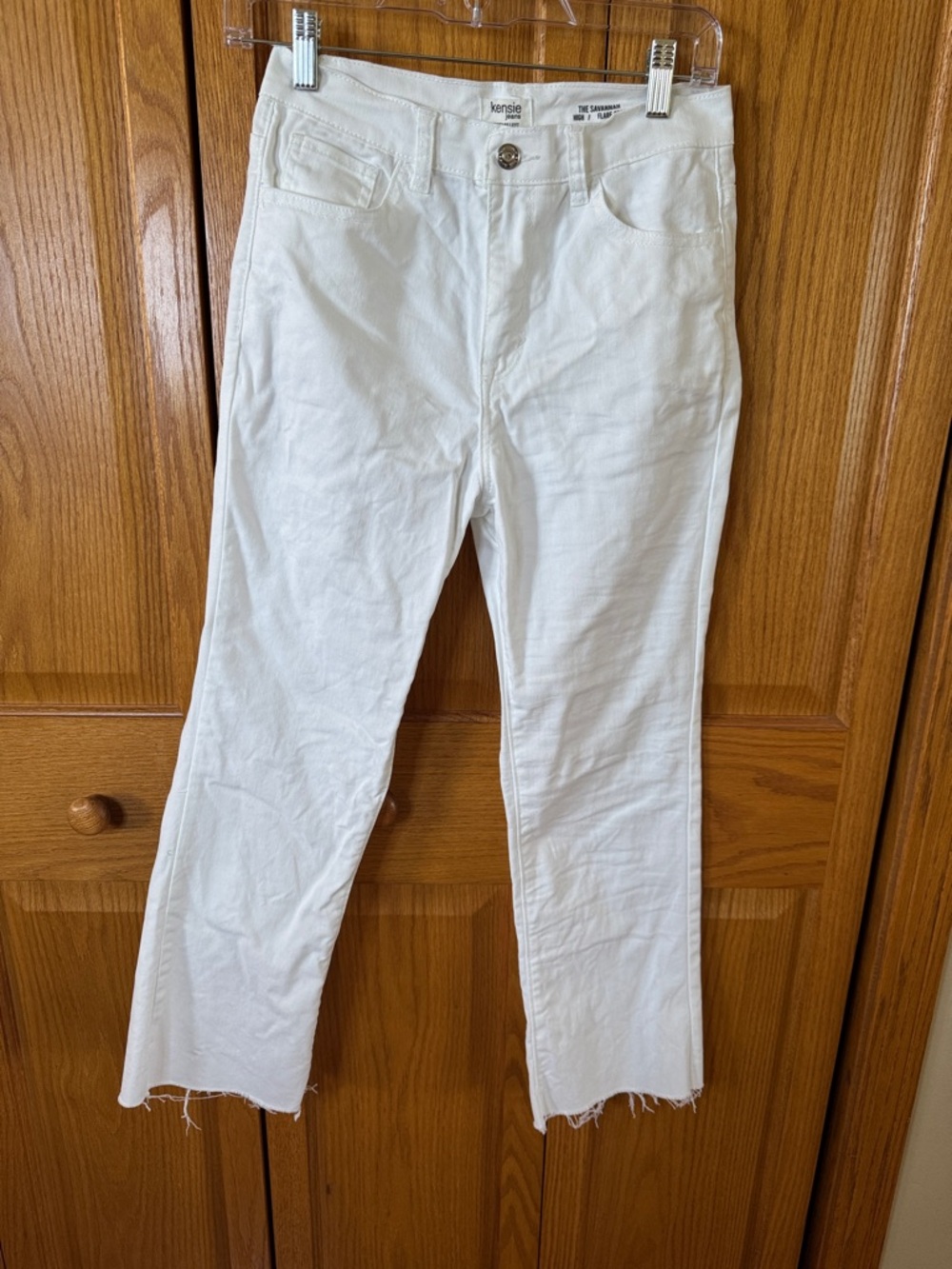 Kensie White Cropped slight flare -Leg Jeans